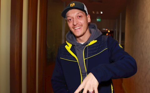Bất ngờ với mức lương Mesut Ozil nhận ở Fenerbahce