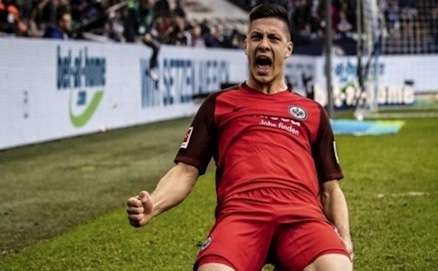 Luka Jovic vừa rời Real Madrid đã bùng nổ, HLV Zidane phản ứng thế nào?