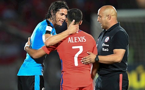 Cavani đá 17 trận bằng 2 năm của Alexis Sanchez ở MU