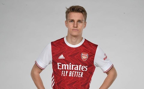 Martin Odegaard ra mắt Arsenal ở đại chiến MU