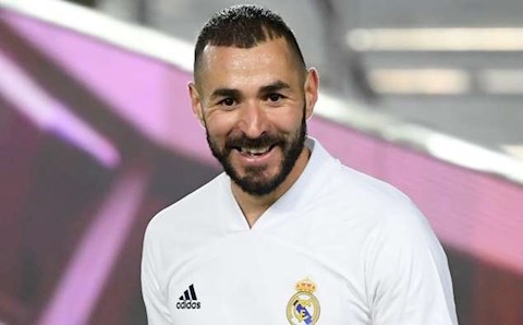 Benzema tậm tịt, HLV Zidane vẫn cương quyết bảo vệ