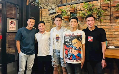 Sao Việt kiều nhập hội bạn thân của Quang Hải, Bùi Tiến Dũng