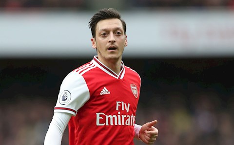 Mesut Ozil vô tình tiết lộ bến đỗ mới