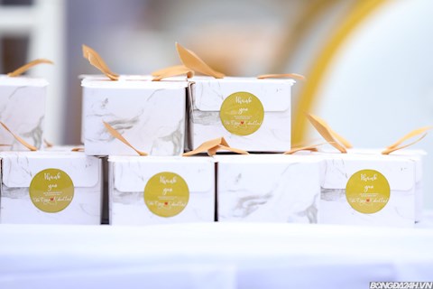 ẢNH: Thú vị hộp quà nhỏ trong đám cưới Bùi Tiến Dũng tại Bắc Ninh