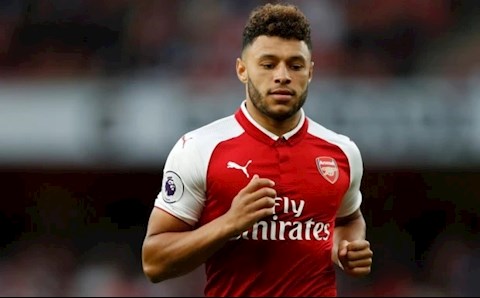 Arsenal bất ngờ muốn tái hợp với Chamberlain