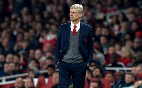 Arsene Wenger chính thức trở lại băng ghế huấn luyện để đối đầu PSG