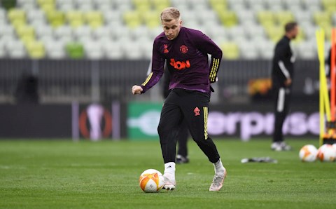 Juventus muốn giải cứu Van de Beek khỏi MU