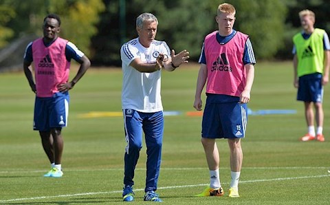 Tiết lộ: De Bruyne và Salah rời Chelsea vì xung đột với Mourinho