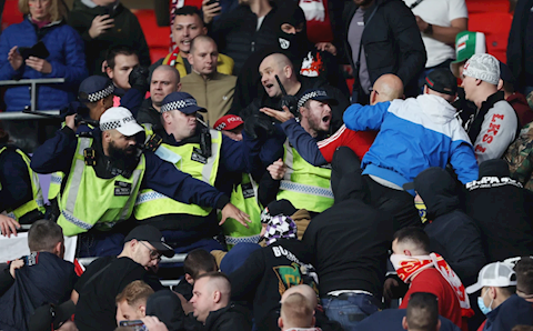 CĐV Hungary gây náo loạn ở Wembley