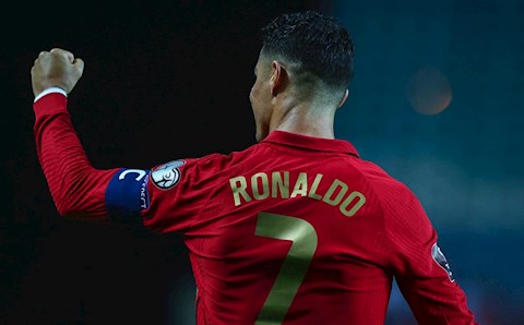 Ronaldo lập thêm kỷ lục mới