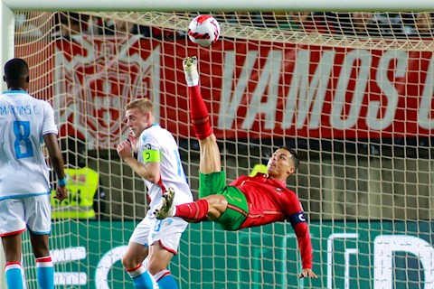 Siêu phẩm hụt của Ronaldo trước Luxembourg