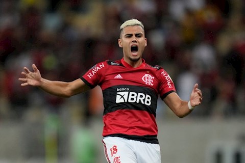 VIDEO: Andreas Pereira lập siêu phẩm sút phạt trong màu áo Flamengo