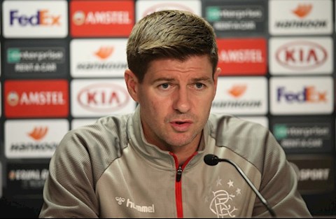 HLV Steven Gerrard có câu trả lời cho Newcastle