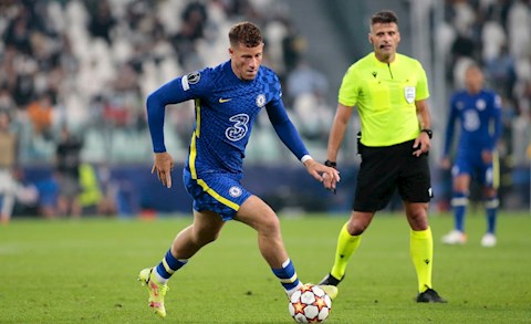 Burnley tranh “người thừa” Chelsea cùng đại gia Newcastle