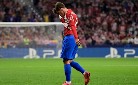 Thẻ đỏ theo "phong cách Nani" của Antoine Griezmann