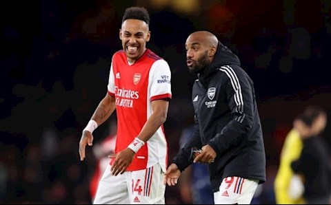 Cặp sao Arsenal được ca ngợi sau trận thắng Aston Villa