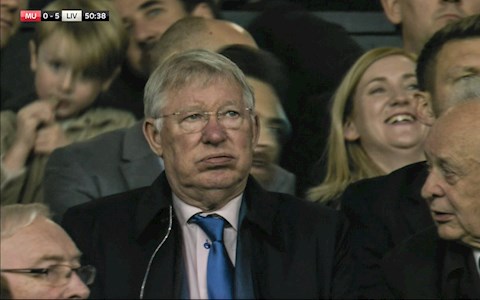 Sự thất vọng của Sir Alex là hiện thân cho ngày đen tối ở Old Trafford