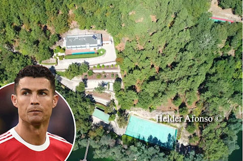 Biệt thự của Ronaldo bị chính quyền sờ gáy