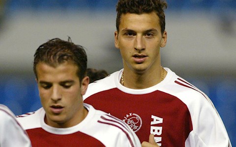 Ibrahimovic, Van der Vaart và những cặp đồng đội ghét nhau như kẻ thù trong bóng đá