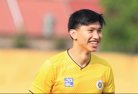 Văn Hậu, Đình Trọng cắp sách đi học
