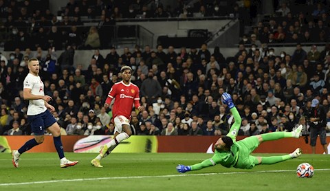 Marcus Rashford được đưa lên mây sau phong độ ấn tượng
