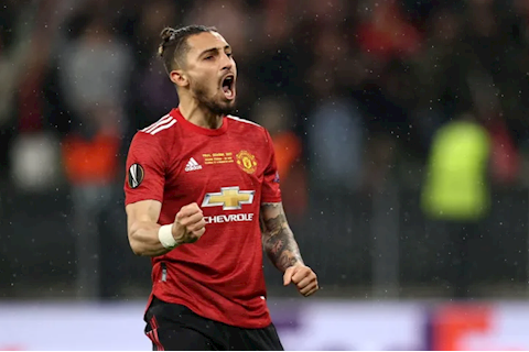 Alex Telles chỉ ra bước ngoặt để cạnh tranh vị trí với Luke Shaw