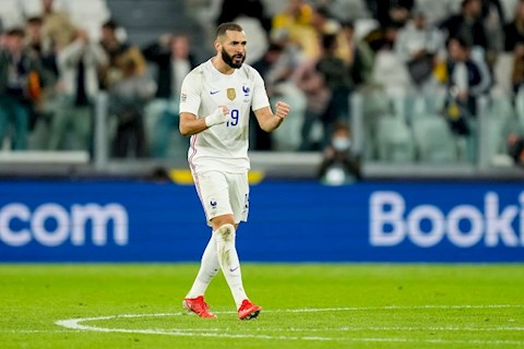 ĐT Pháp bất bại khi Karim Benzema ghi bàn