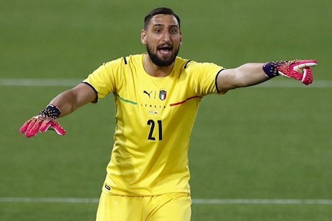 Donnarumma bị CĐV lăng mạ sau trận đấu của ĐT Italia