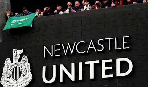 Hậu đổi đời, Newcastle tính “rút ruột” MU triệt để