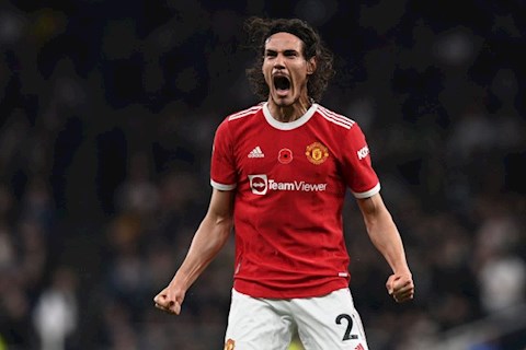Rangnick chốt tương lai của Cavani và Van de Beek