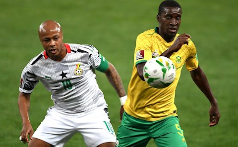 Nam Phi mất suất dự World Cup vì quả penalty trên trời rơi xuống