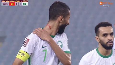 Sếp lớn Saudi Arabia tức tối vì Tuấn Anh cào chảy máu cầu thủ đội nhà