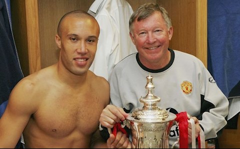 Cựu sao MU tiết lộ cảm giác bị Sir Alex sấy