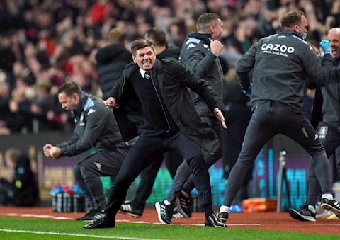 Steven Gerrard ra mắt Aston Villa bằng một chiến thắng