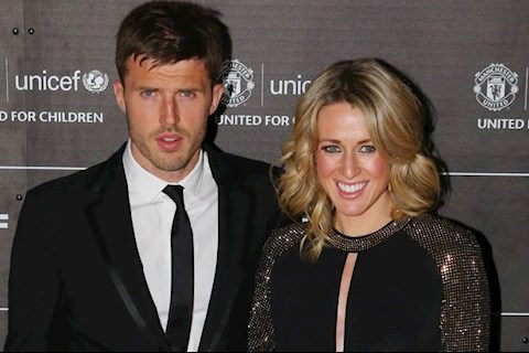 Nổi tiếng không kém gì Victoria Beckham, vợ HLV Man Utd nói không với MXH