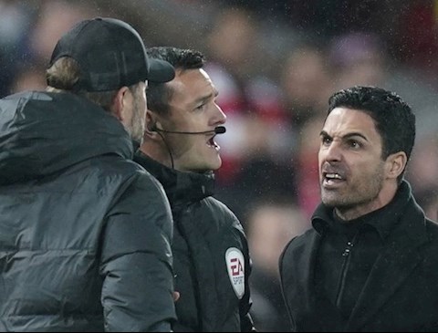 Mikel Arteta thêm một lần nhắc lại vụ va chạm với Jurgen Klopp