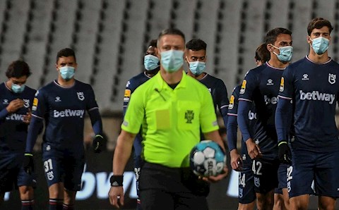 Video: Belenenses tiếp Benfica với đội hình còn đúng 9 cầu thủ