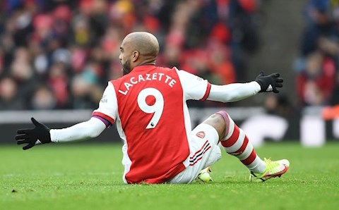 Arsenal được khuyên chia tay Lacazette vào cuối mùa giải