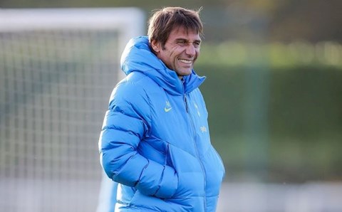 Conte chưa thể dẫn dắt Tottenham ở trận gặp Vitesse