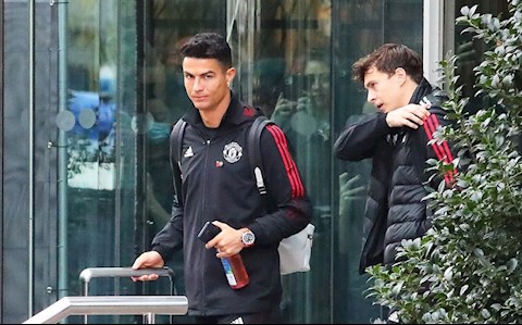 Trụ cột tái xuất, MU tiếp tục chơi 3-5-2 chiến Man City