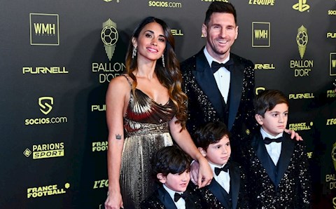 Đẳng cấp của Messi: Có bóng vàng nhưng không bỏ bóng hồng