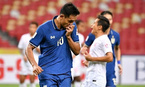 Teerasil Dangda đi vào lịch sử AFF Cup