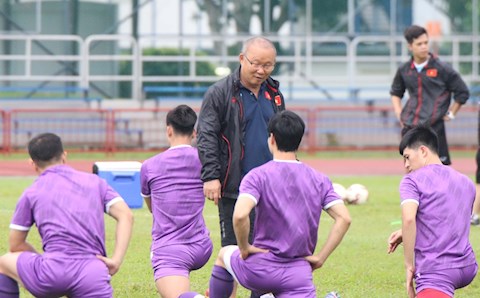 Việt Nam tập buổi cuối trước trận đại chiến gặp Malaysia