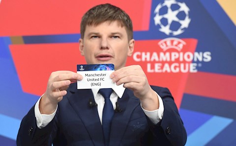 NÓNG: Vòng 1/8 Champions League phải bốc thăm lại vì quả bóng Man United