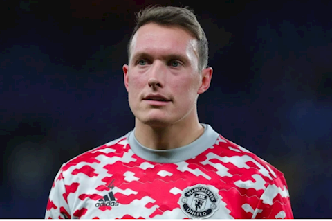 Điểm tin bóng đá tối 16/1: MU chốt giá bán Phil Jones