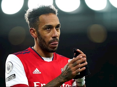 Aubameyang tiếp tục bị trừng phạt