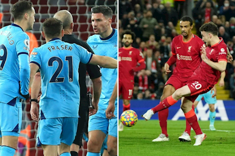 Tranh cãi nảy lửa xung quanh bàn gỡ của Liverpool trước Newcastle