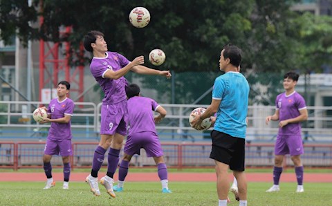Tuyển Việt Nam rèn phương án đấu Thái Lan