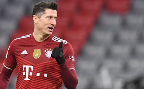 Lewandowski: Những lời của Messi khiến tôi xúc động