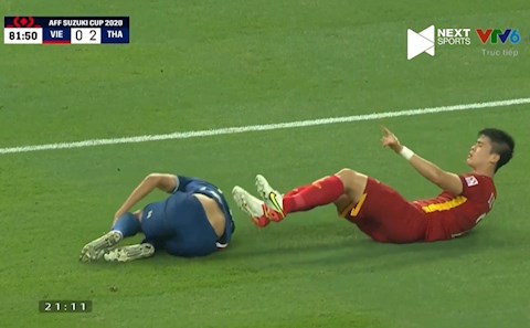Tình huống được hưởng quả 11m không rõ ràng của Thái Lan
